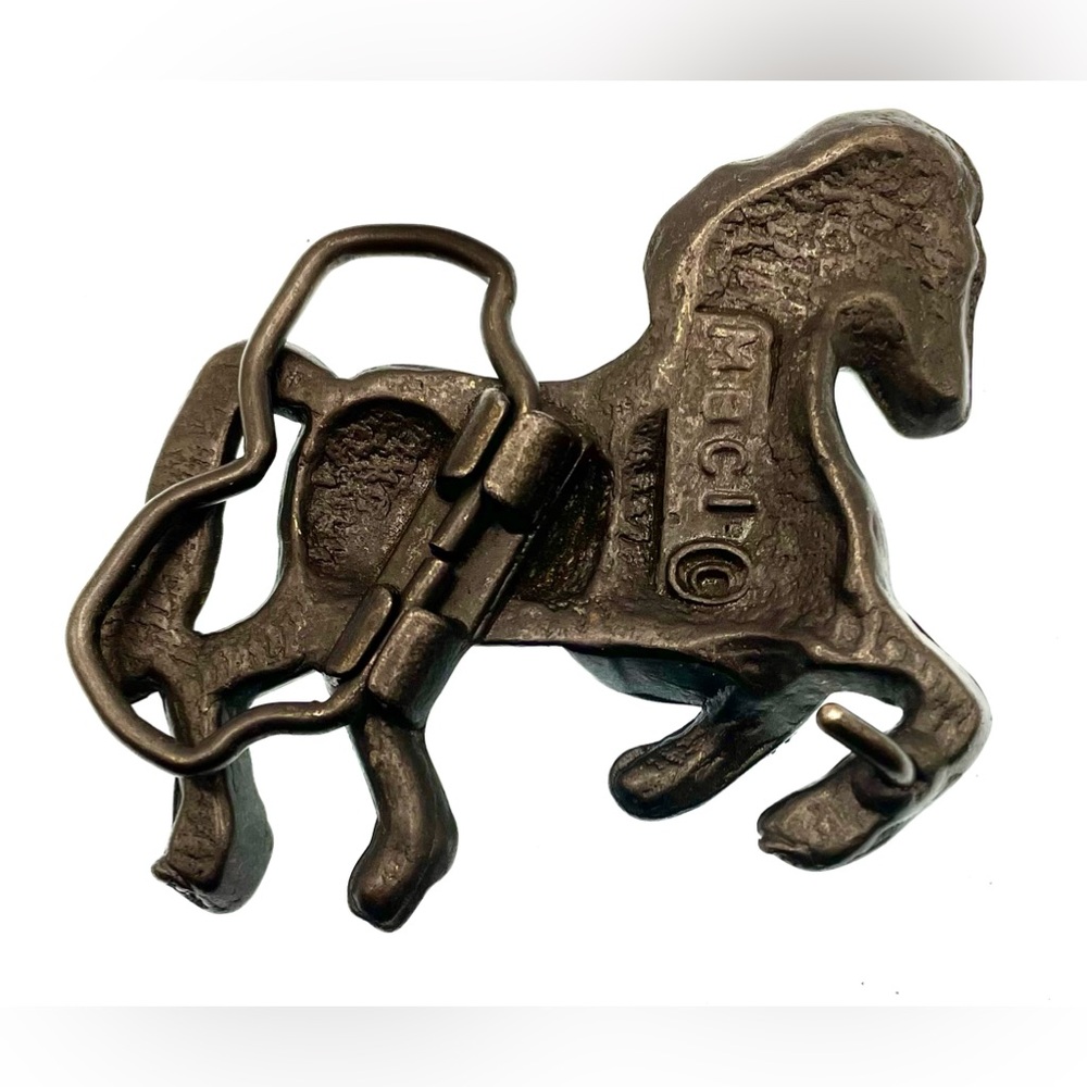 Vintage 1970s Equestrian Horse Free Form Jumping Brass Tone Belt Buckle MBCI - Picture 6 of 8